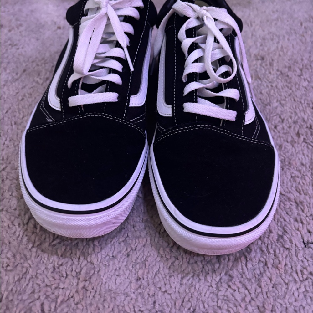 Vans Classic Black Canvas Shoes with White Detailing Mens 11 worn a couple times - Picture 3 of 4